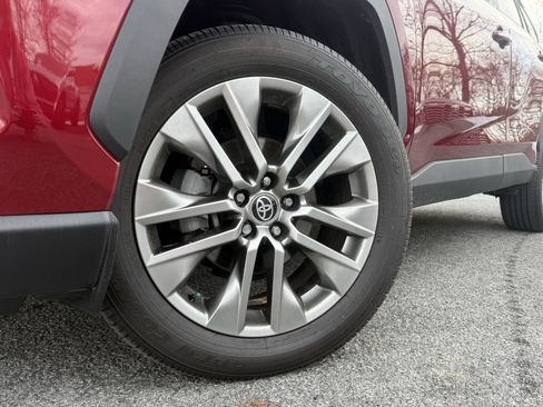 Used 2022 Toyota RAV4 Limited image 8