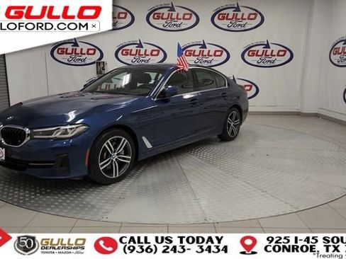 Used 2021 BMW 530e w/ Executive Package image 4