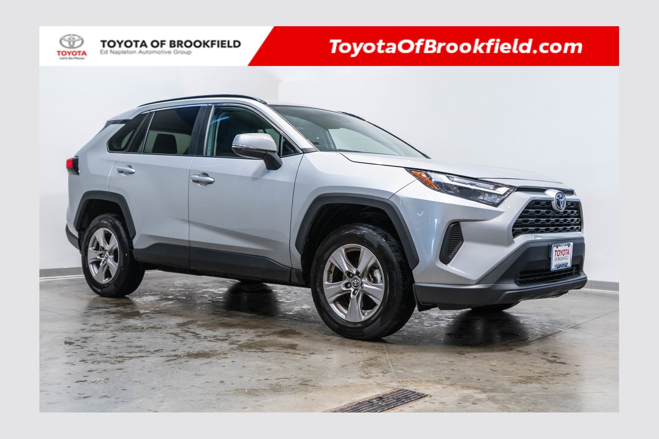Used 2025 Toyota RAV4 XLE AWD/4WD image 1