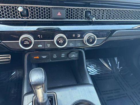 Used 2025 Honda Civic Sport image 17