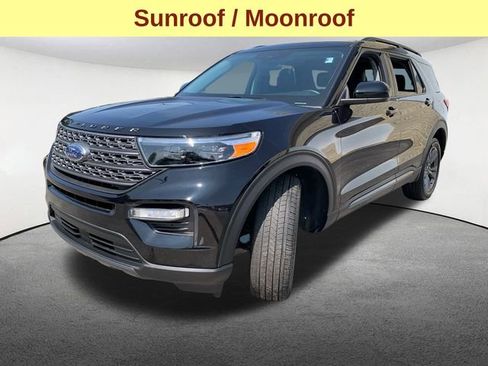Used 2023 Ford Explorer XLT w/ Equipment Group 202A image 5