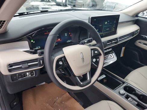 New 2026 Lincoln Corsair Premiere image 13