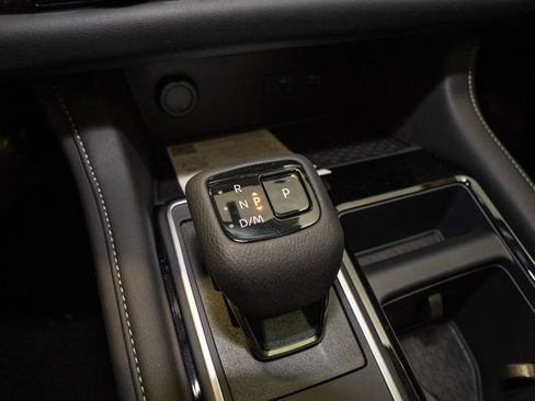 New 2025 Nissan Pathfinder SV image 20