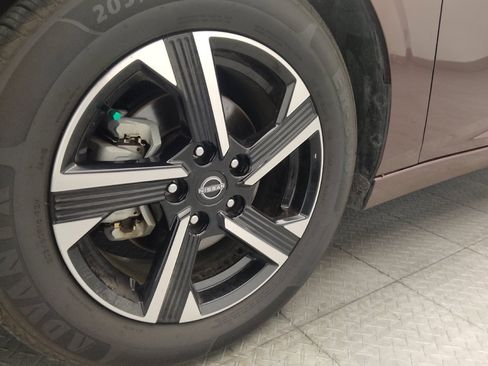 Used 2024 Nissan Sentra SV FWD image 31