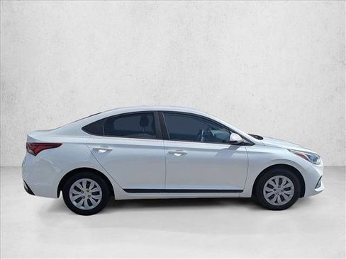 Used 2020 Hyundai Accent SE w/ Cargo Package FWD image 4