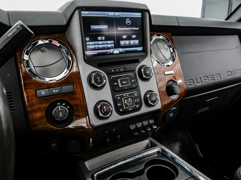 Used 2016 Ford F250 King Ranch w/ FX4 Off-Road Package AWD/4WD image 27