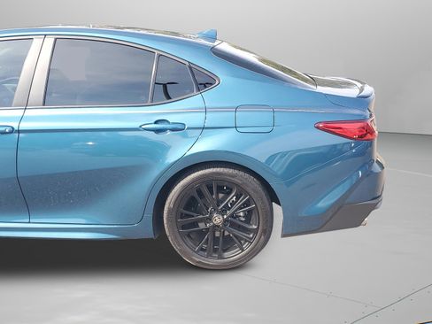 Used 2025 Toyota Camry SE image 33