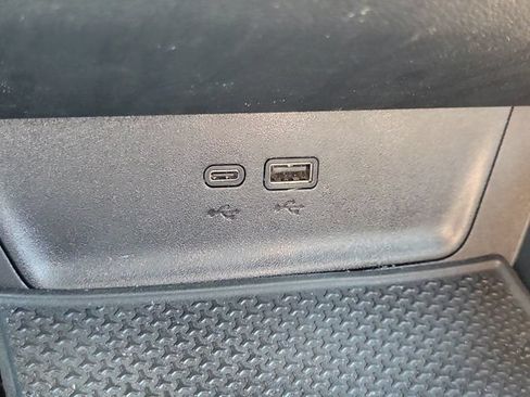 Used 2025 Chevrolet Equinox ACTIV w/ Safety and Technology Package FWD image 27