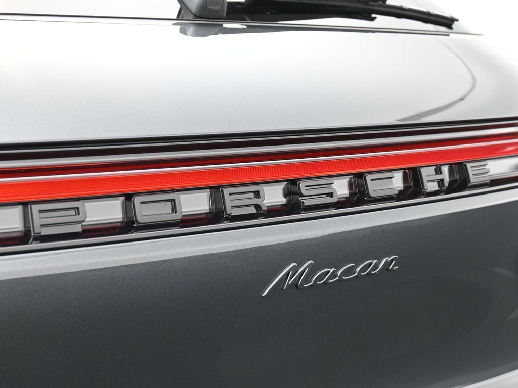 Certified 2026 Porsche Macan AWD/4WD image 14