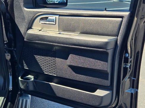 Certified 2017 Ford Expedition XLT AWD/4WD image 6