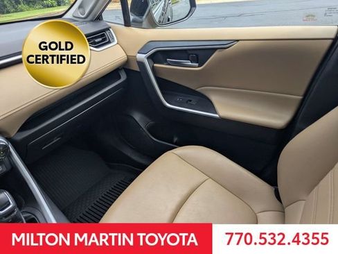 Used 2023 Toyota RAV4 XLE Premium FWD image 17