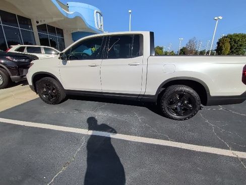 Used 2022 Honda Ridgeline Black Edition image 3