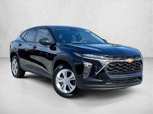 Certified 2026 Chevrolet Trax LS FWD image 12