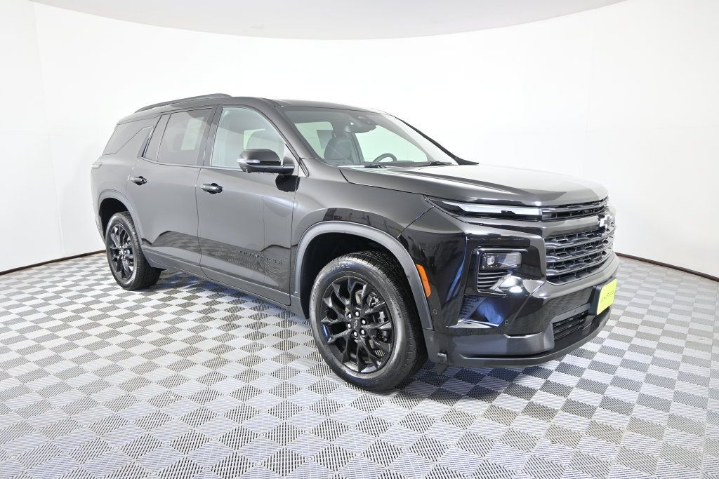 Used 2024 Chevrolet Traverse LT w/ Enhanced Driving Package AWD/4WD image 9