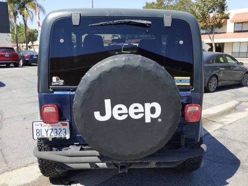 Used 2004 Jeep Wrangler 4WD image 2