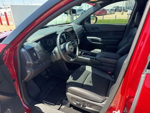 Used 2025 Nissan Pathfinder Rock Creek AWD/4WD image 16