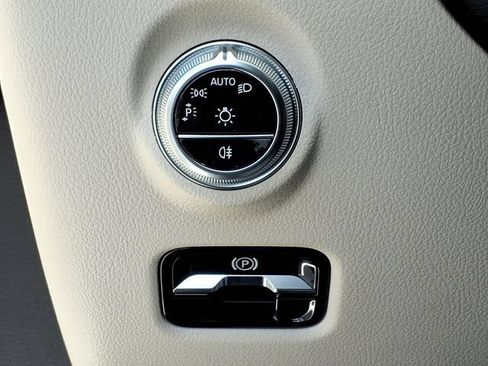 Used 2023 Mercedes-Benz C 300 Sedan image 29