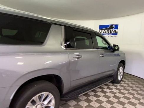 Certified 2025 Chevrolet Suburban Premier AWD/4WD image 2