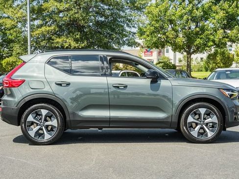 New 2026 Volvo XC40 B5 Plus w/ Protection Package Premier AWD/4WD image 4