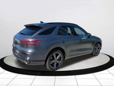 Used 2023 Genesis GV70 2.5T w/ Sport Prestige Package image 3