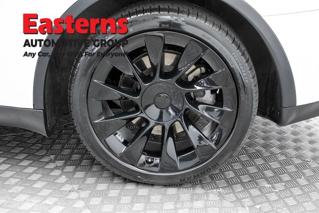Used 2021 Tesla Model Y Long Range AWD/4WD image 29