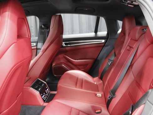 Certified 2022 Porsche Panamera 4 Platinum Edition image 21