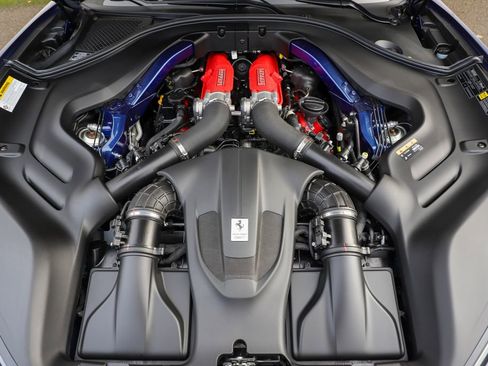 Certified 2023 Ferrari Portofino M image 12