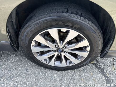Used 2019 Subaru Outback 3.6R Touring w/ Popular Package #3A AWD/4WD image 12