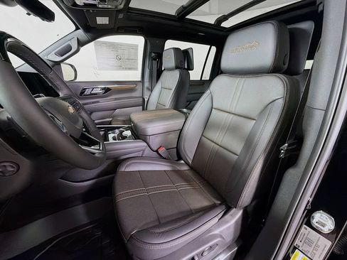 New 2026 Chevrolet Suburban High Country AWD/4WD image 11