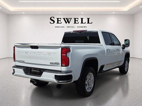 Used 2024 Chevrolet Silverado 3500 High Country w/ High Country Premium Package AWD/4WD image 4