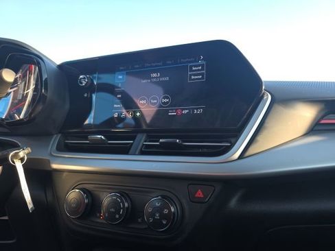 Used 2024 Chevrolet Trax RS image 17