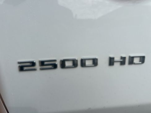 Used 2025 Chevrolet Silverado 2500 ZR2 w/ Technology Package AWD/4WD image 5