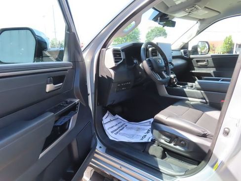 Used 2023 Toyota Tundra Limited AWD/4WD image 19