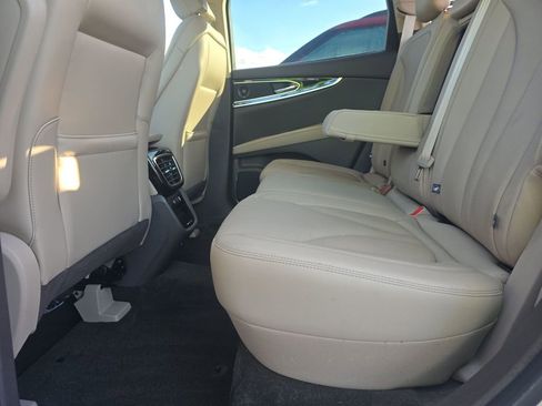 Used 2022 Lincoln Nautilus Reserve w/ Equipment Group 201A image 7