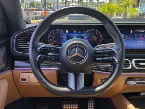 Used 2024 Mercedes-Benz GLS 450 4MATIC image 12