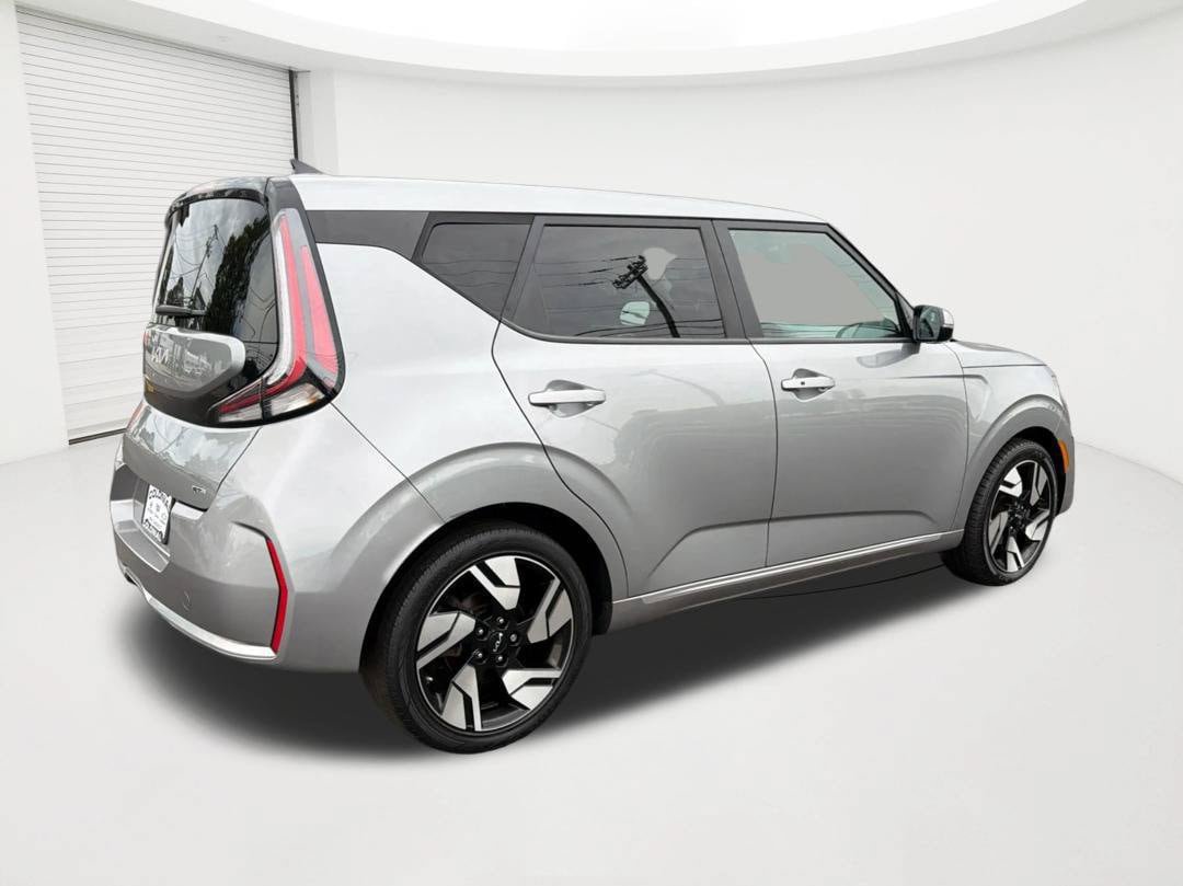 Used 2023 Kia Soul GT-Line w/ GT-Line Technology Package FWD image 5