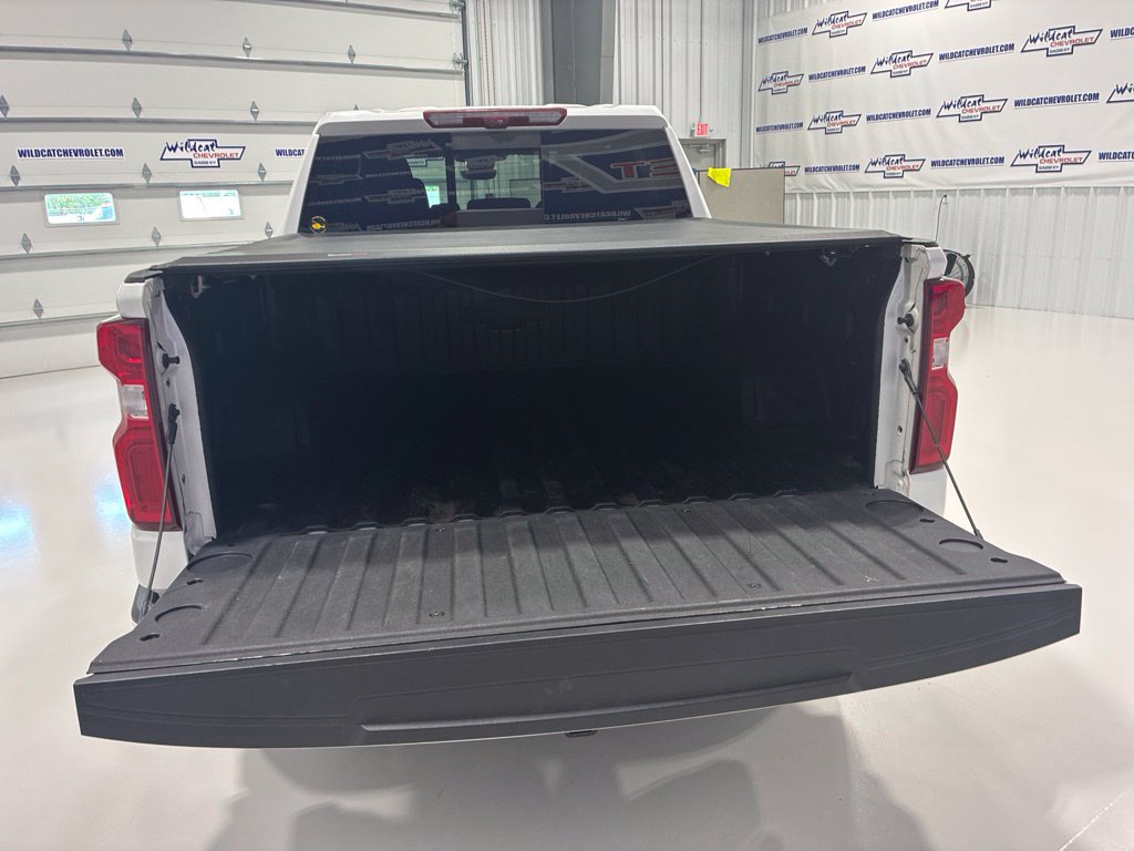 Used 2025 Chevrolet Silverado 1500 High Country w/ Technology Package AWD/4WD image 6
