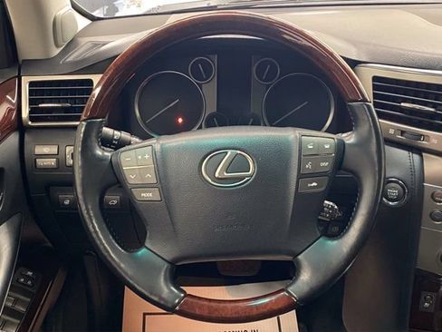 Used 2014 Lexus LX 570 4WD image 29