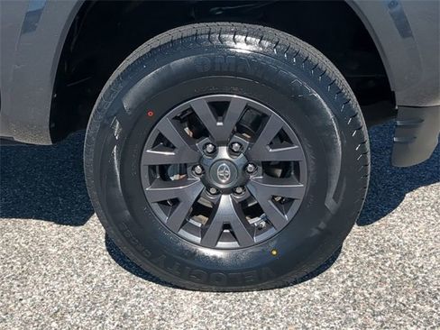 Certified 2020 Toyota Tacoma SR5 image 11