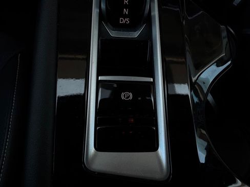 Used 2026 Volkswagen Atlas SE FWD image 26