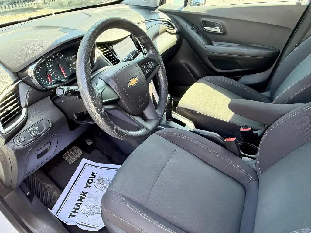 Used 2019 Chevrolet Trax LS FWD image 2