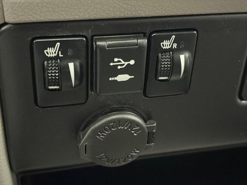 Used 2020 Toyota Sienna XLE FWD image 27