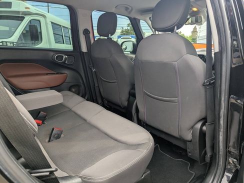 Used 2014 FIAT 500L Trekking w/ Popular Equipment Group FWD image 18