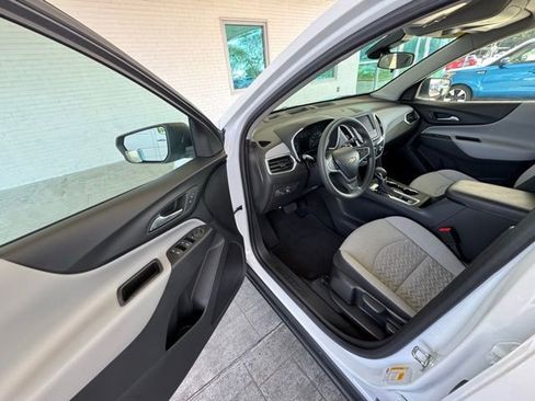 Used 2022 Chevrolet Equinox LS image 11