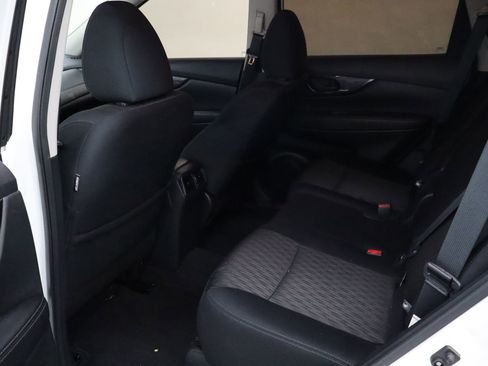 Used 2020 Nissan Rogue S image 23