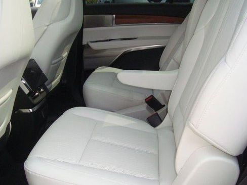 New 2026 Cadillac Vistiq Sport image 23