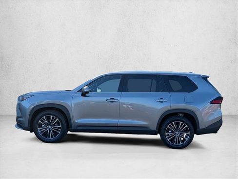 Used 2025 Toyota Grand Highlander AWD Hybrid image 8
