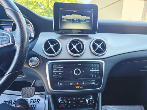 Used 2017 Mercedes-Benz GLA 250 4MATIC image 20