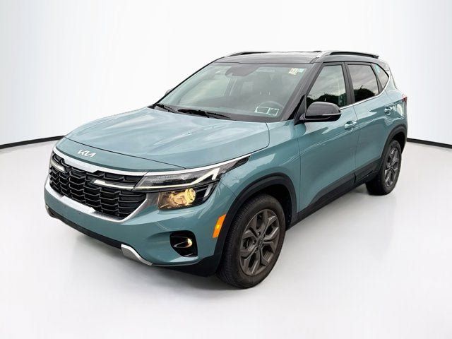 Used 2024 Kia Seltos S AWD/4WD image 1