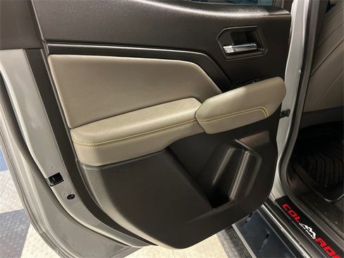 Used 2024 Chevrolet Colorado ZR2 w/ Technology Package image 17